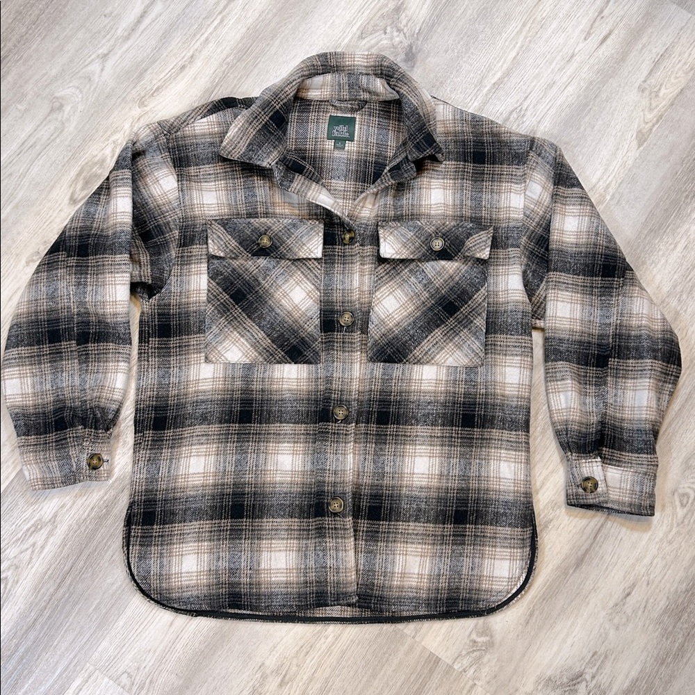 Women’s Plaid Flannel Shirt Jacket | Neutral Black Cream Tan Fall Layering | M